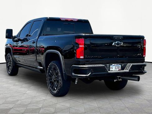 Used 2024 Chevrolet Silverado 2500 High Country w/ High Country Premium Package AWD/4WD image 4