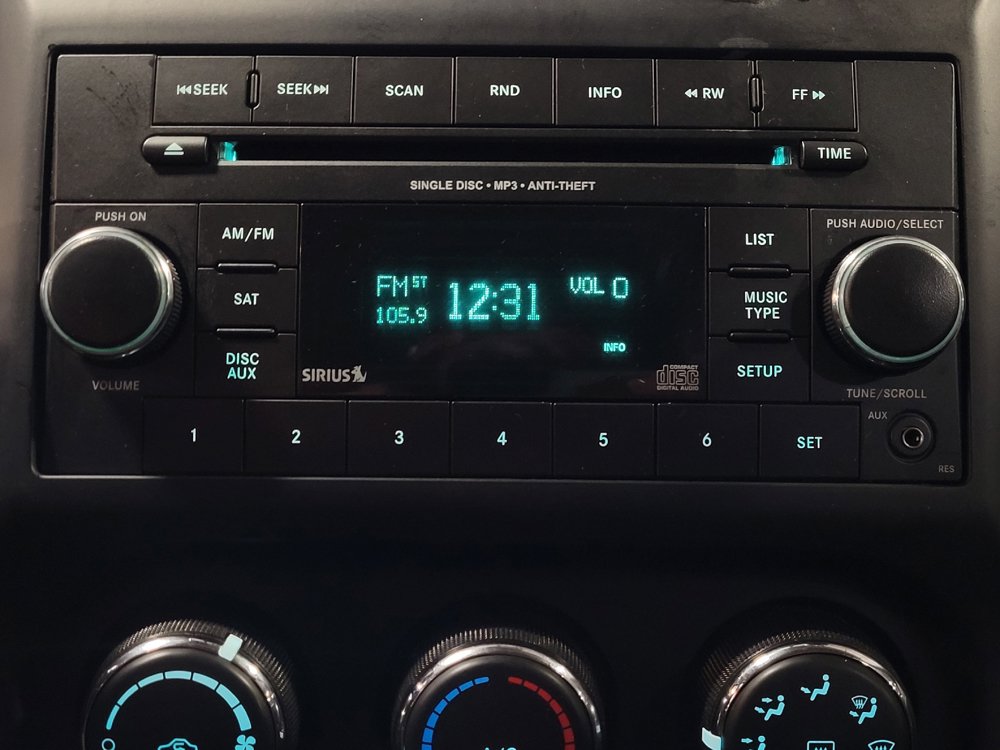 Used 2015 Jeep Compass High Altitude FWD image 25
