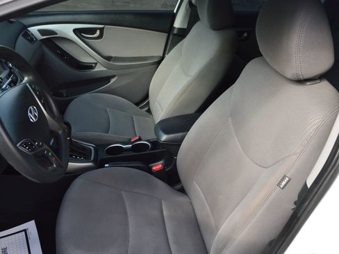 Used 2014 Hyundai Elantra SE w/ Option Group 02 FWD image 14