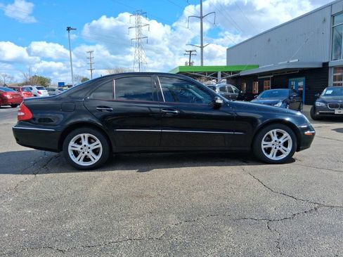 Used 2006 Mercedes-Benz E 350 4MATIC Sedan w/ Premium Pkg image 4