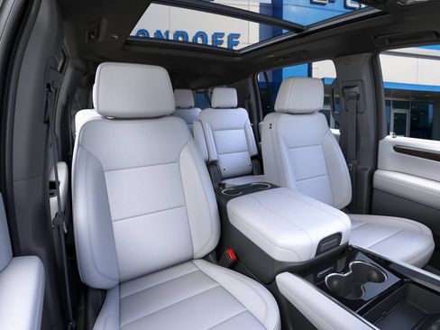 New 2026 Chevrolet Suburban Premier w/ Sun And Tow Package AWD/4WD image 16
