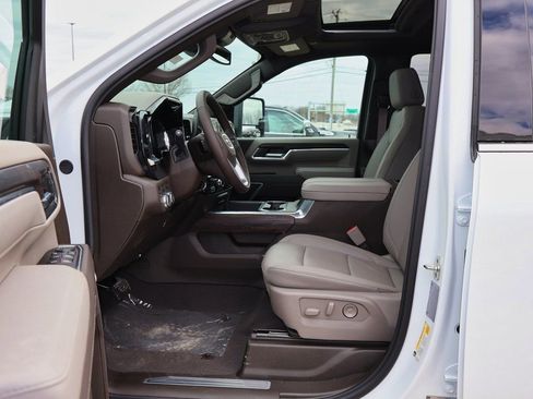 New 2026 GMC Sierra 2500 SLT w/ SLT Premium Package image 7