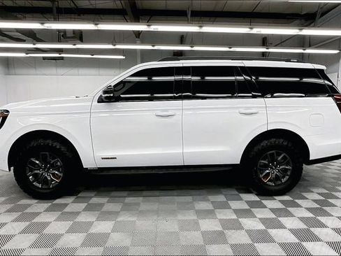Used 2025 Ford Expedition Tremor AWD/4WD image 13