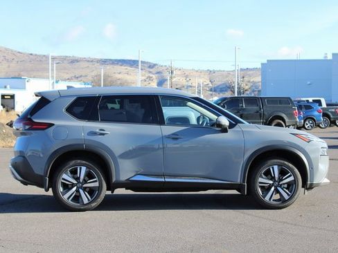 Used 2021 Nissan Rogue Platinum image 7