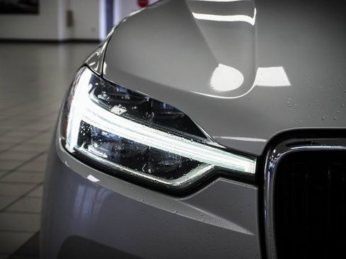 Used 2019 Volvo XC60 T8 Momentum image 26