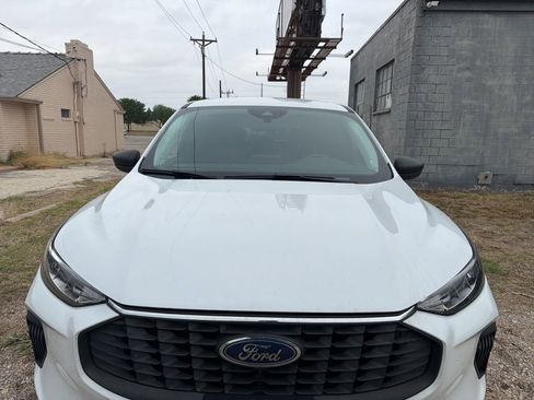 Used 2024 Ford Escape Active image 2