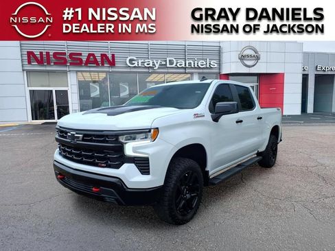 Used 2023 Chevrolet Silverado 1500 LT Trail Boss AWD/4WD image 3