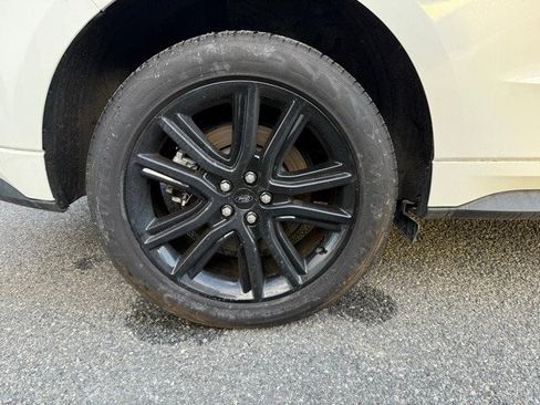 Used 2022 Ford Edge ST-Line w/ Class II Trailer Tow Package image 36