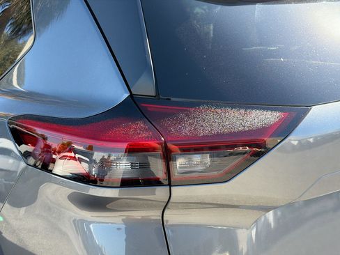 Used 2022 Nissan Rogue SV image 10