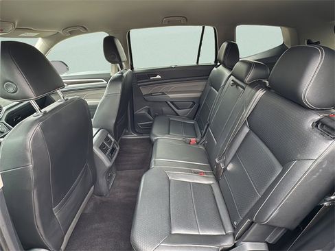 Used 2021 Volkswagen Atlas SE w/ Towing Package image 19