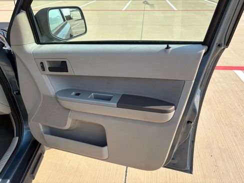 Used 2011 Ford Escape 4WD Hybrid image 19