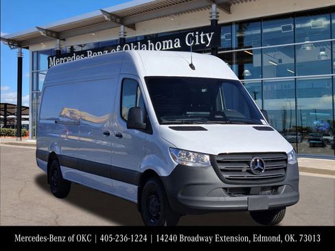 New 2025 Mercedes-Benz Sprinter 2500 image 2