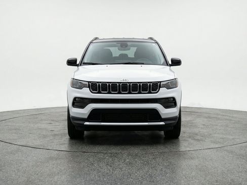 Used 2025 Jeep Compass Limited AWD/4WD image 2