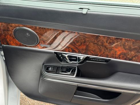 Used 2014 Jaguar XJ L Portfolio RWD image 28
