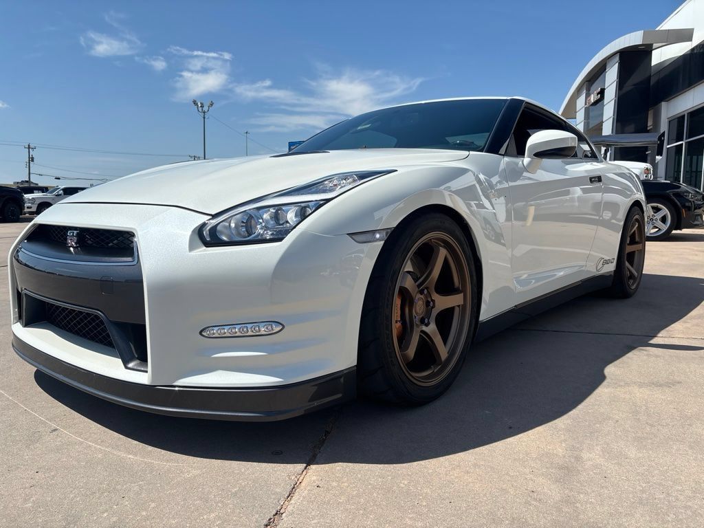 Used 2015 Nissan GT-R Premium AWD/4WD image 6