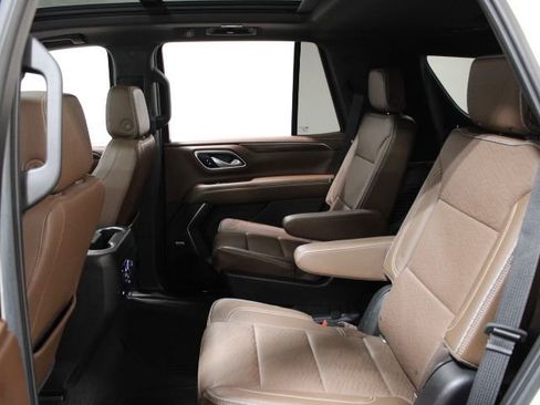 Used 2021 Chevrolet Tahoe High Country w/ Premium Package image 26