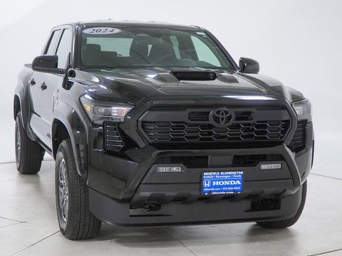 Used 2024 Toyota Tacoma TRD Sport image 18