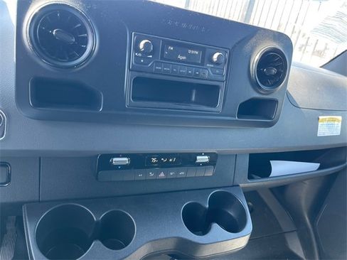 Used 2019 Freightliner Sprinter 2500 image 11