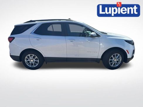 Used 2023 Chevrolet Equinox LT image 3