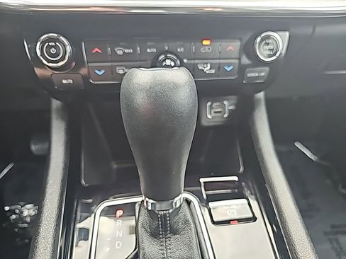 Certified 2024 Jeep Compass Limited image 30