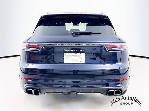 Used 2022 Porsche Cayenne Turbo w/ Assistance Package image 6