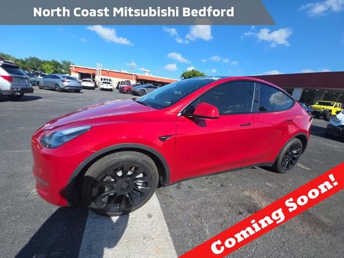Used 2023 Tesla Model Y Long Range AWD/4WD image 1