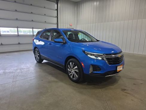 Used 2024 Chevrolet Equinox LT AWD/4WD image 2