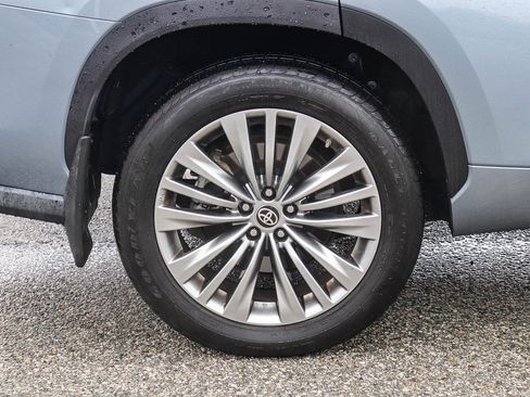 Used 2021 Toyota Highlander Platinum image 11