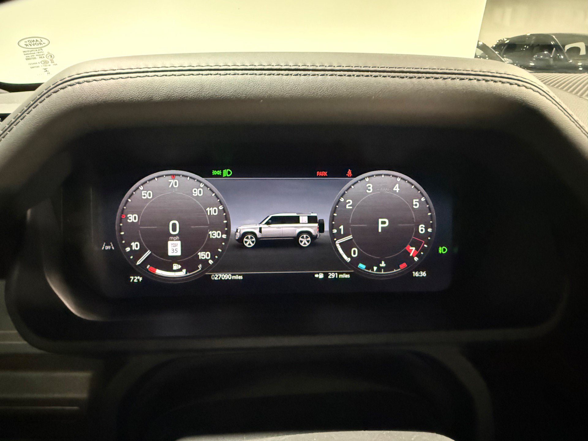 Used 2025 Land Rover Defender 110 X-Dynamic SE AWD/4WD image 31