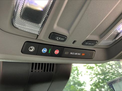 Used 2022 Chevrolet Silverado 1500 Custom image 33