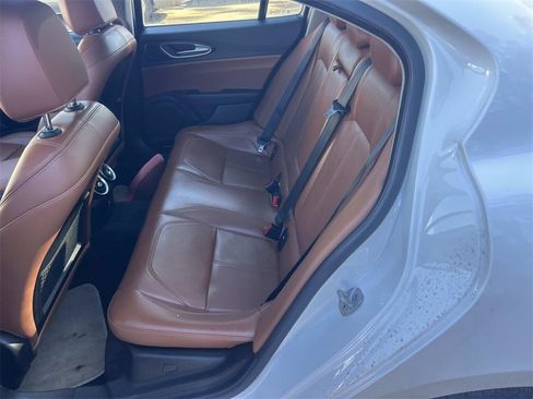 Used 2017 Alfa Romeo Giulia Sprint w/ Cold Weather Package image 15