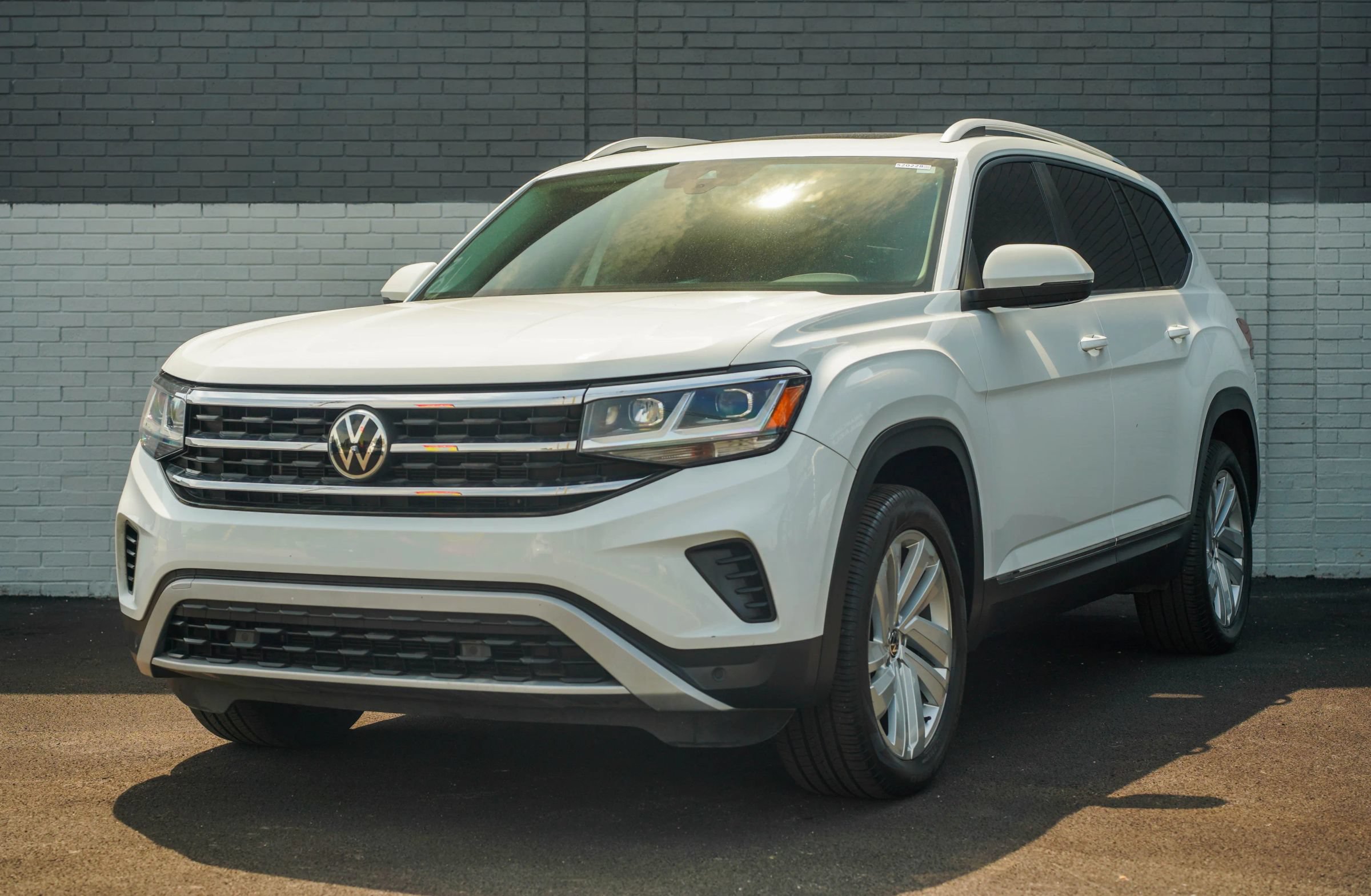 Used 2021 Volkswagen Atlas SEL AWD/4WD image 1