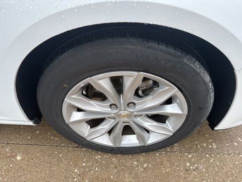 Used 2024 Chevrolet Malibu LT image 49