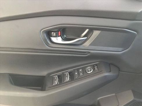 Used 2025 Honda Accord SE image 12