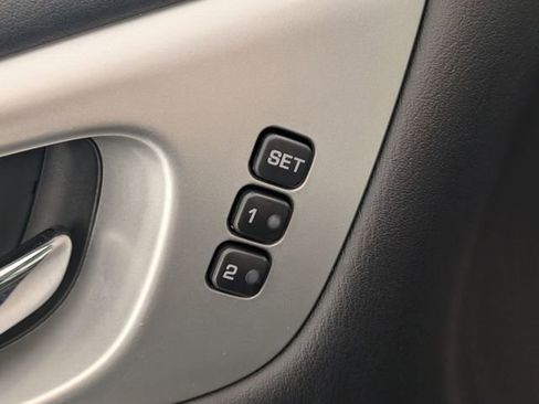 Used 2019 Nissan Pathfinder SL image 11