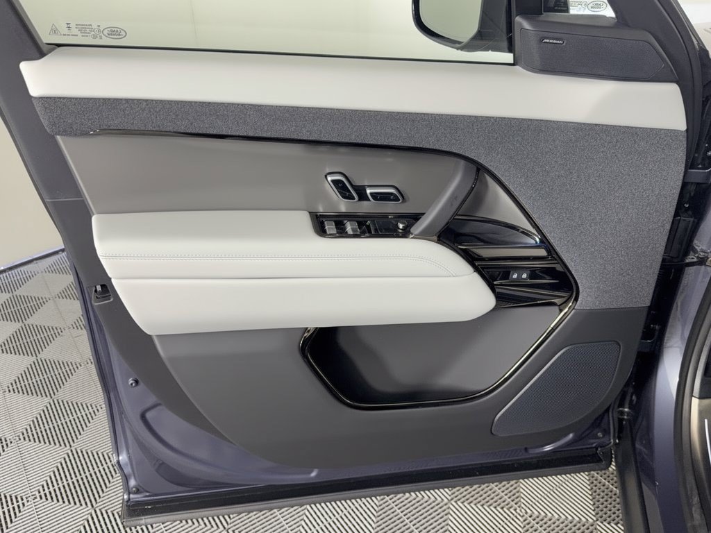 New 2027 Land Rover Range Rover Sport SE AWD/4WD image 14