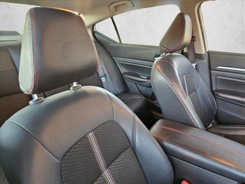 Used 2024 Nissan Altima 2.5 SR image 23