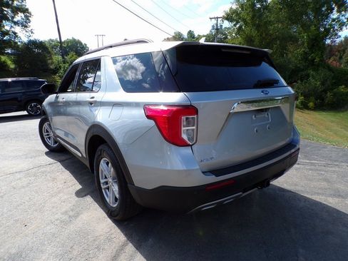 Used 2020 Ford Explorer XLT w/ Equipment Group 202A image 17