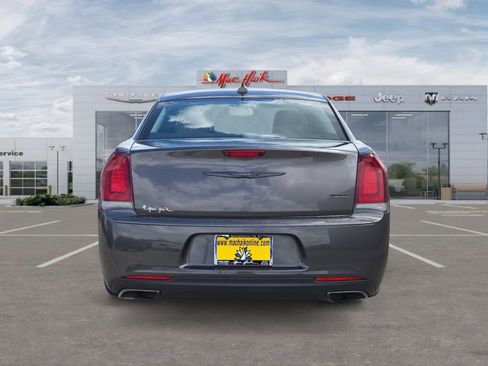 Used 2021 Chrysler 300 Touring w/ Sport Appearance Package image 4