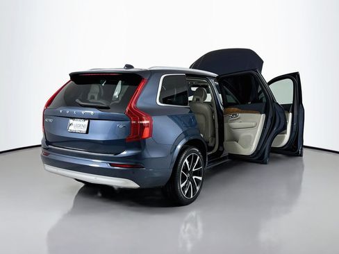 Used 2022 Volvo XC90 T6 Momentum w/ Advanced Package AWD/4WD image 22