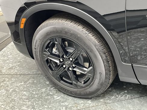 New 2025 Chevrolet Blazer LT w/ Midnight/Sport Edition image 31