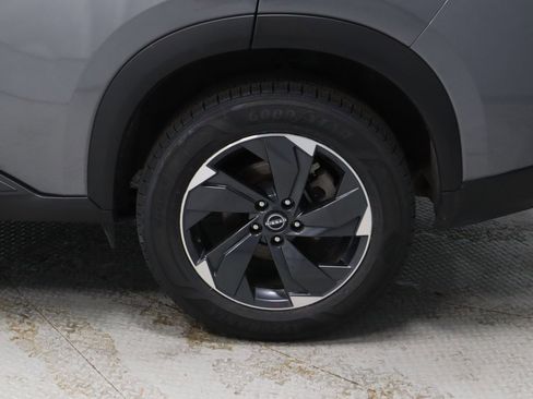 Certified 2024 Nissan Rogue SV image 20