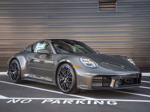Used 2026 Porsche 911 Carrera S RWD image 9