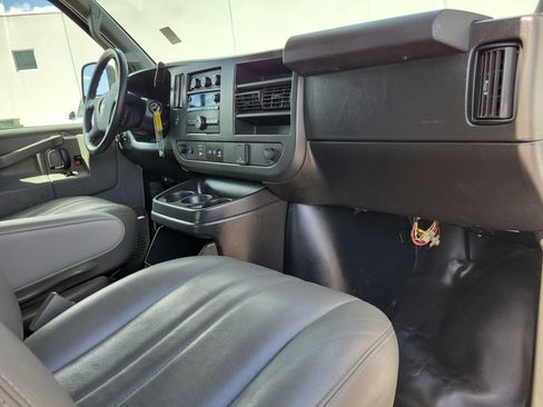Used 2021 Chevrolet Express 2500 w/ Driver Convenience Package RWD image 17