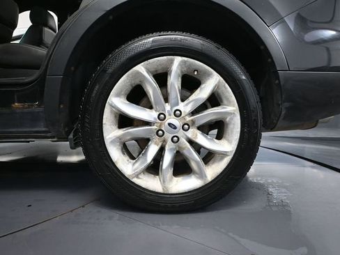 Used 2013 Ford Explorer XLT image 13