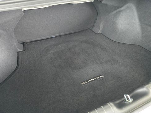 Used 2025 Hyundai Elantra SEL FWD image 15