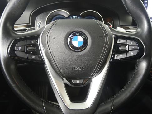 Used 2019 BMW 530i xDrive w/ Convenience Package AWD/4WD image 17