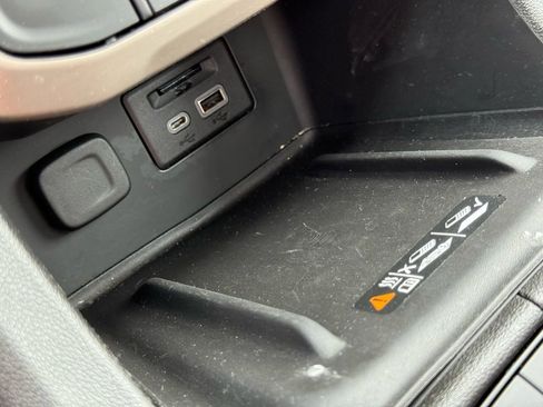 Used 2023 GMC Acadia Denali w/ Denali Technology Package image 42