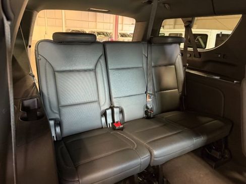 Used 2025 GMC Yukon XL Denali AWD/4WD image 31