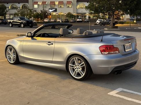 Used 2012 BMW 135i Convertible image 3